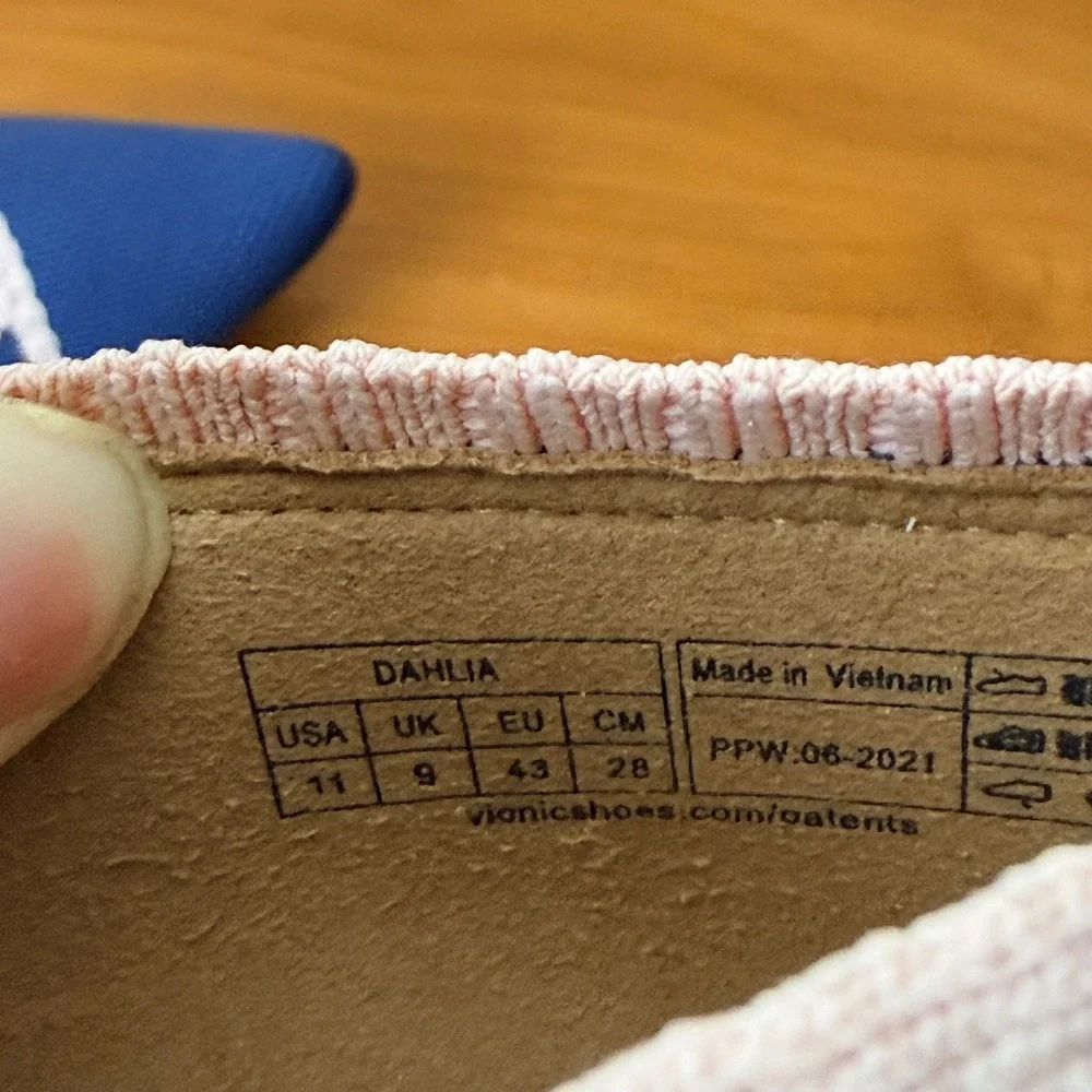 Vionic Dahlia Blue Knit Pointed Toe Flats Pink Trim Womens 11 Orthotic Comfort